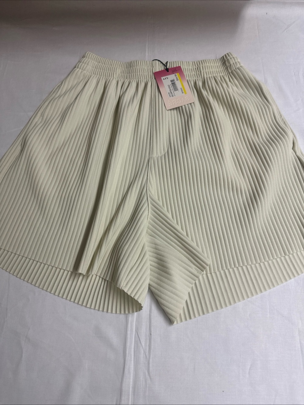 Pleated Cream Women’s Shorts